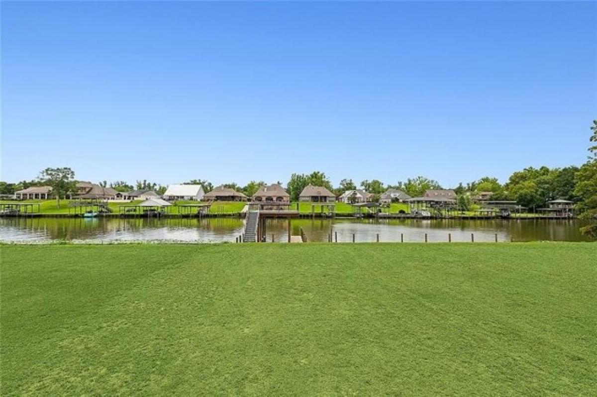 Picture of Residential Land For Sale in Maurepas, Louisiana, United States