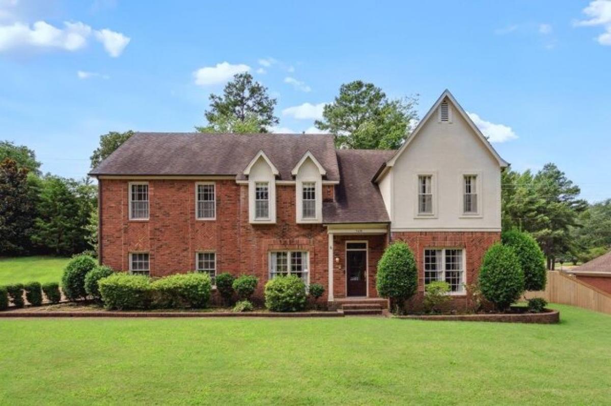 Picture of Home For Sale in Germantown, Tennessee, United States