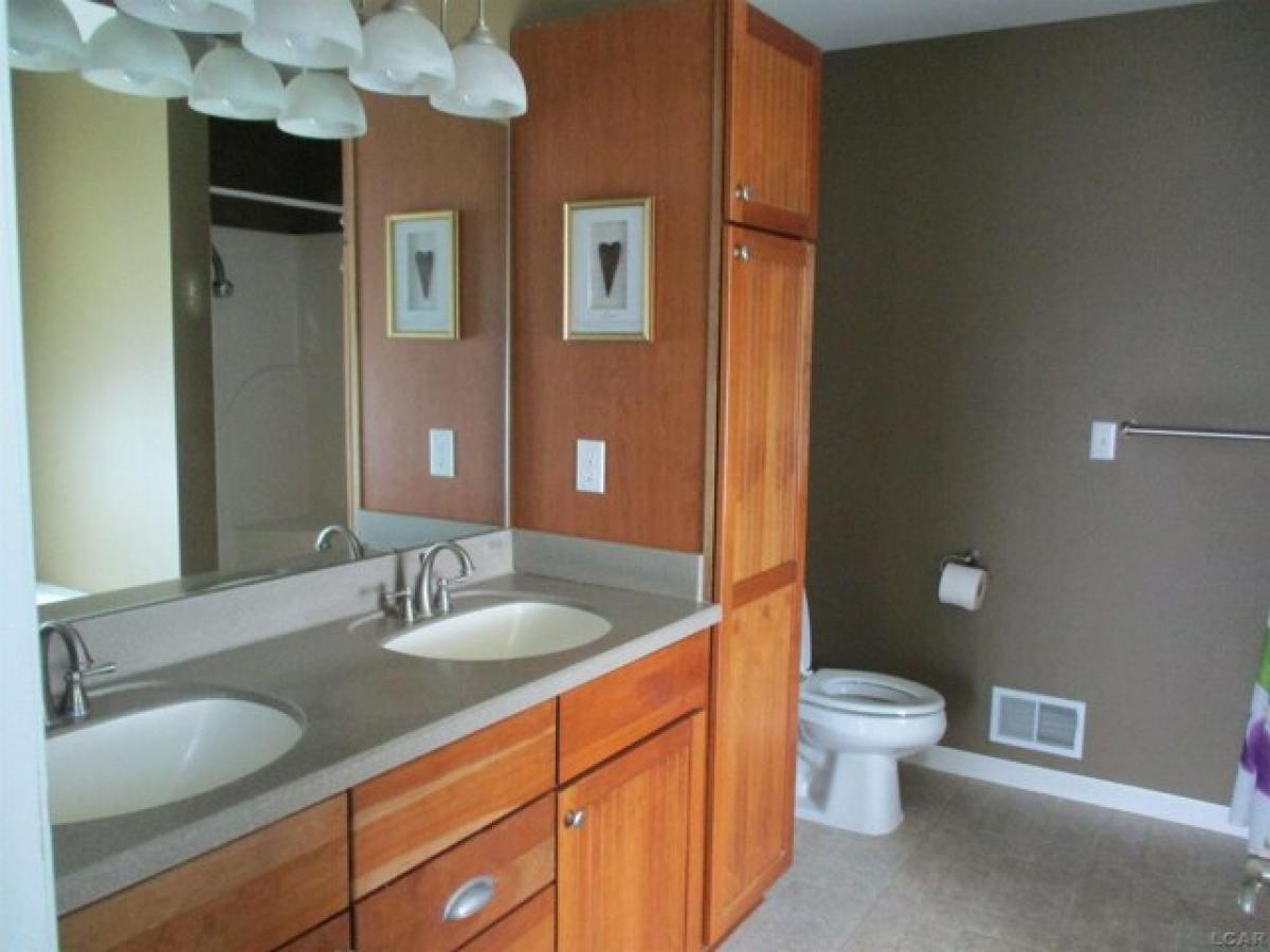 Picture of Home For Sale in Adrian, Michigan, United States