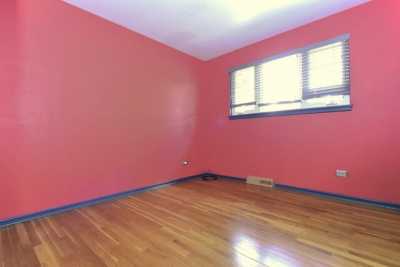 Home For Sale in Mount Prospect, Illinois