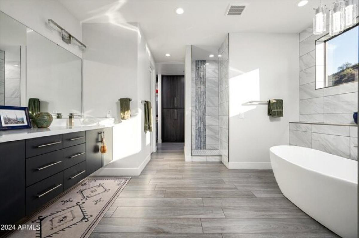 Picture of Home For Sale in Glendale, Arizona, United States