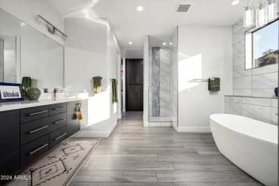 Home For Sale in Glendale, Arizona