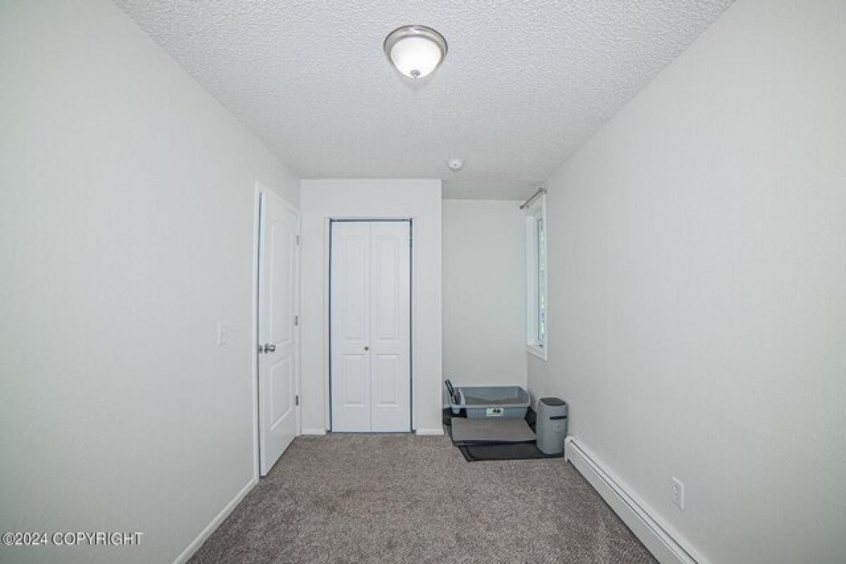 Picture of Home For Sale in Anchorage, Alaska, United States