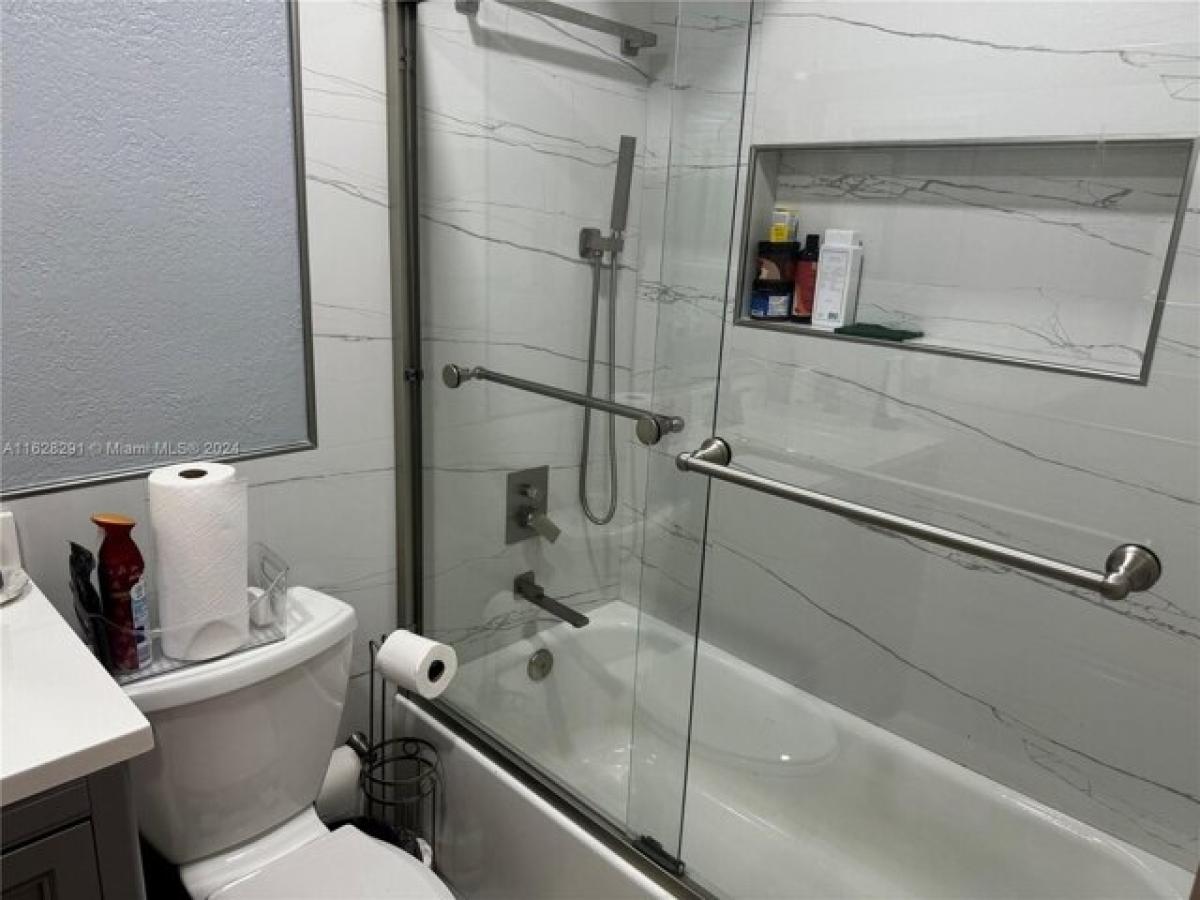 Picture of Home For Sale in Lauderhill, Florida, United States