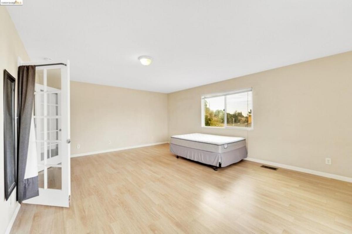 Picture of Home For Sale in Vallejo, California, United States