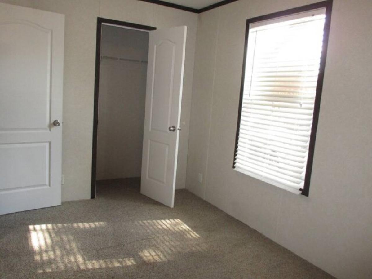 Picture of Home For Sale in Troy, Michigan, United States