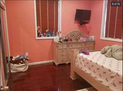 Home For Sale in Ozone Park, New York