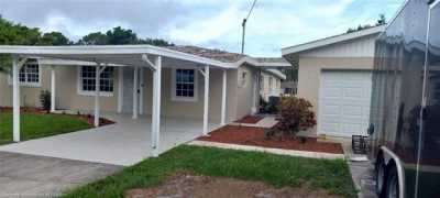 Home For Sale in Lake Placid, Florida