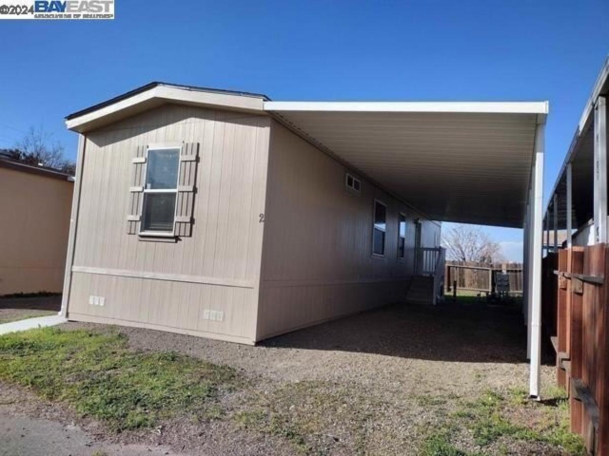 Picture of Home For Sale in Manteca, California, United States