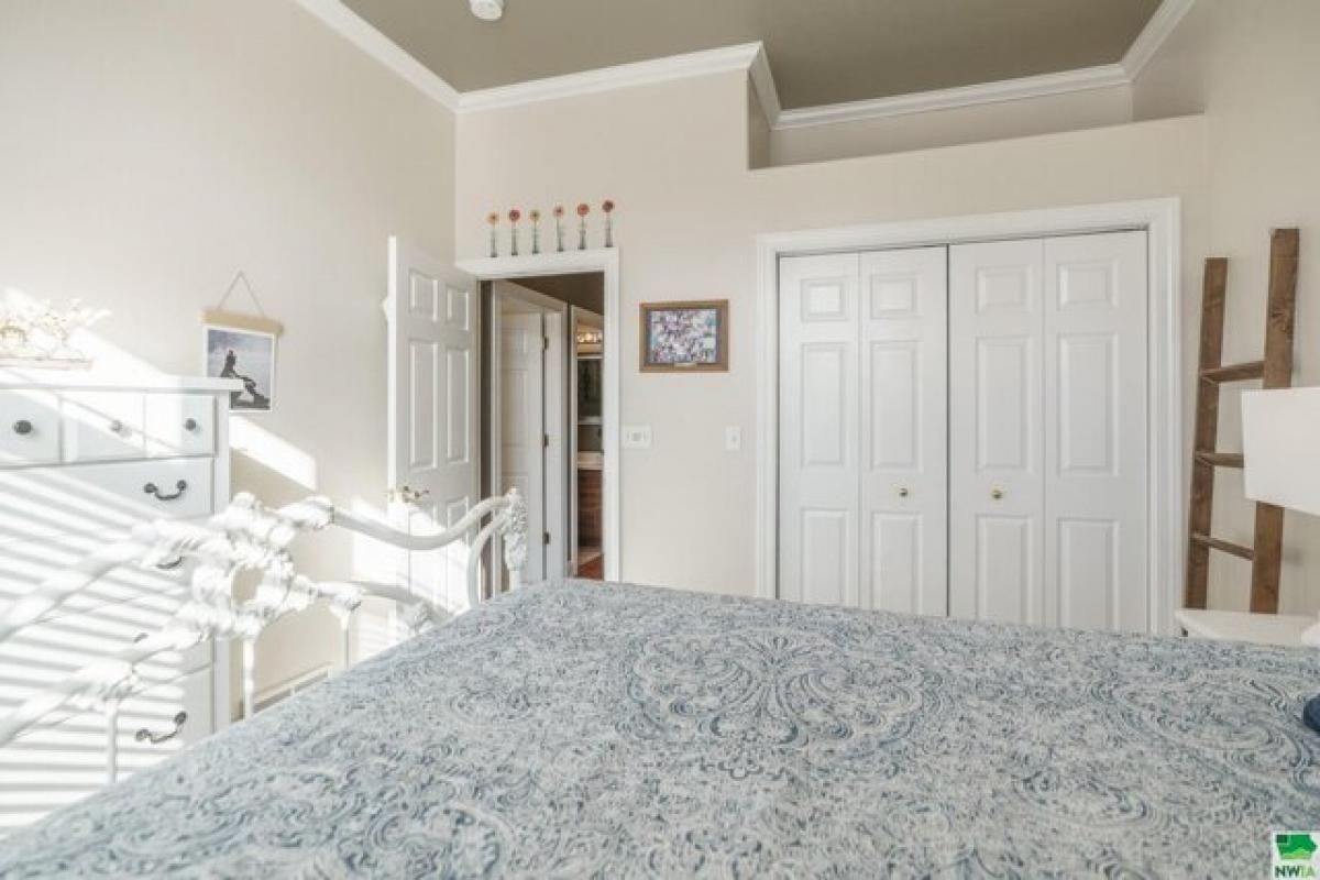 Picture of Home For Sale in Sioux City, Iowa, United States