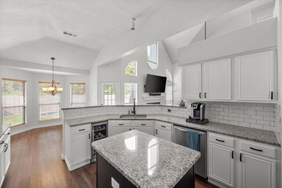 Picture of Home For Sale in Lewisville, Texas, United States