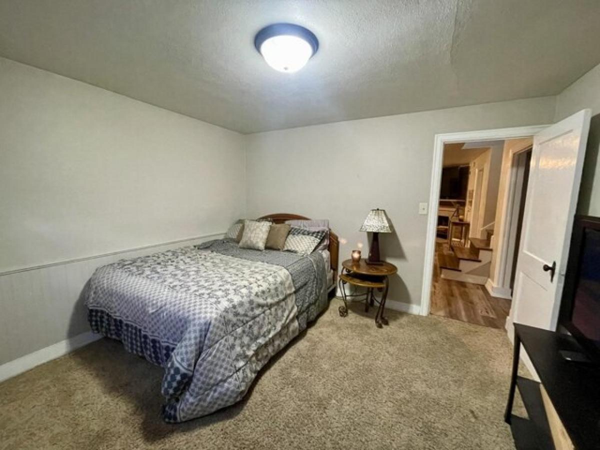 Picture of Home For Sale in Aberdeen, South Dakota, United States