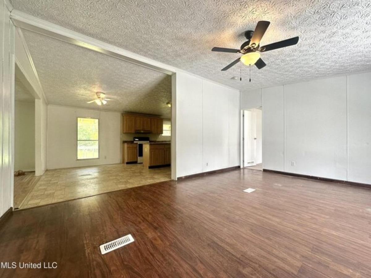 Picture of Home For Sale in Ocean Springs, Mississippi, United States