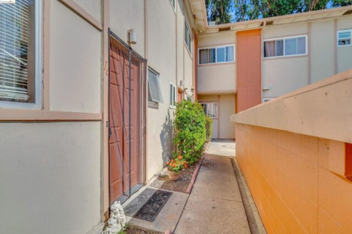 Picture of Home For Sale in Hayward, California, United States