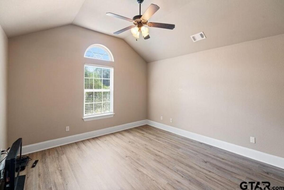 Picture of Home For Sale in Lindale, Texas, United States