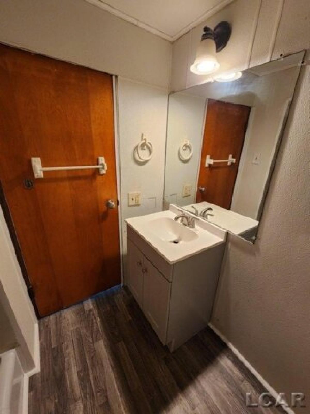 Picture of Home For Sale in Adrian, Michigan, United States