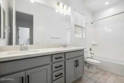 Home For Sale in Glendale, Arizona