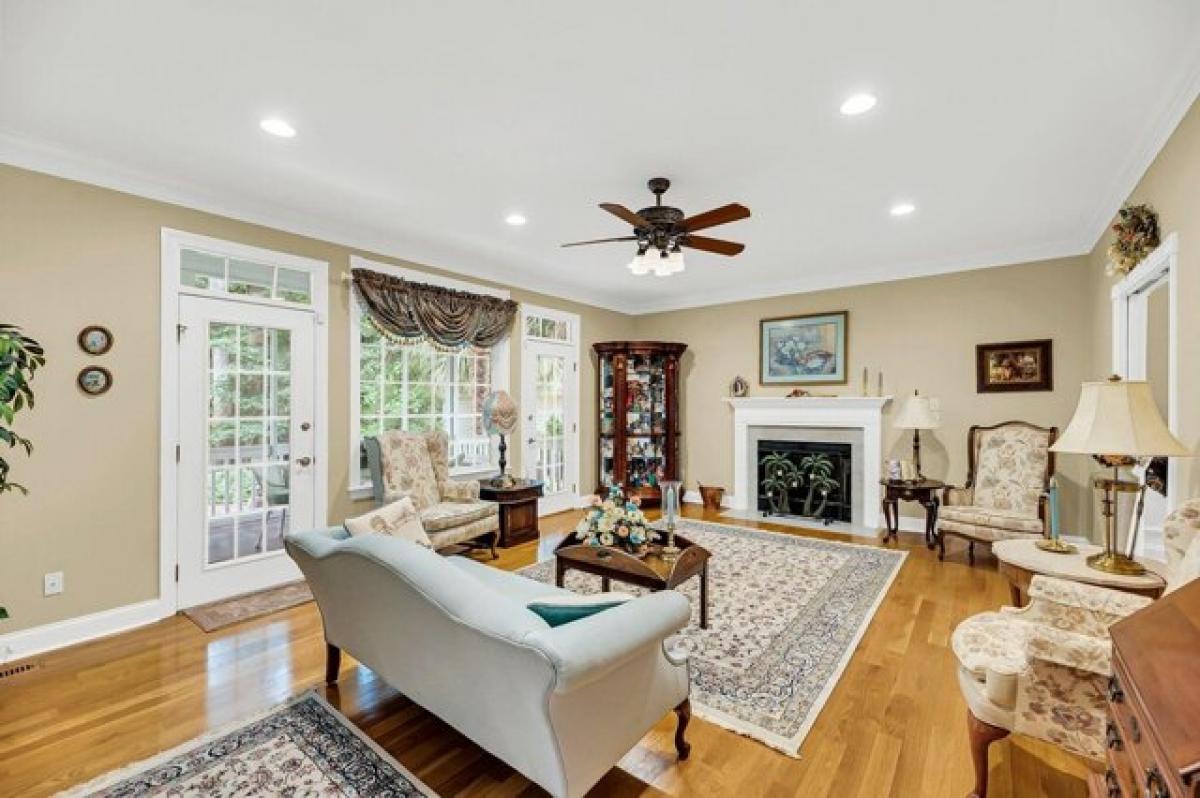 Picture of Home For Sale in Summerville, South Carolina, United States