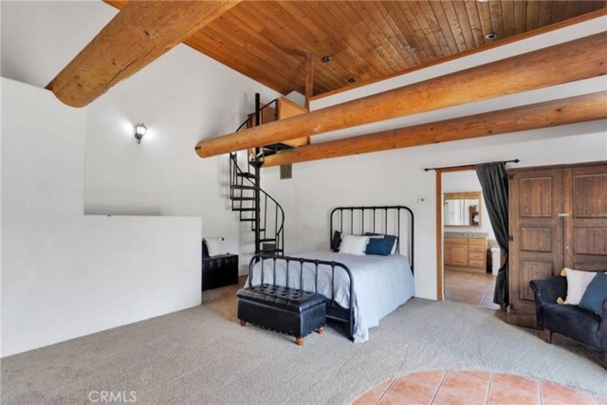 Picture of Home For Sale in Apple Valley, California, United States