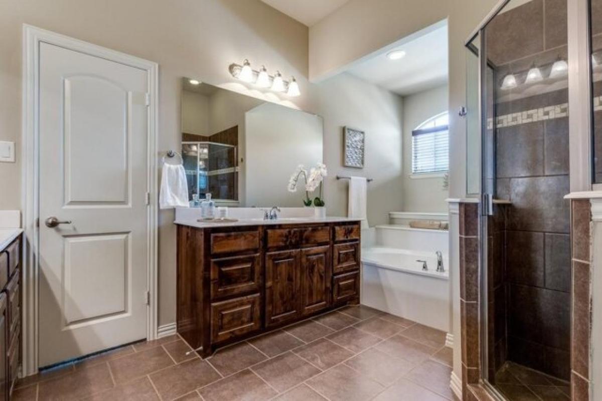 Picture of Home For Sale in Garland, Texas, United States