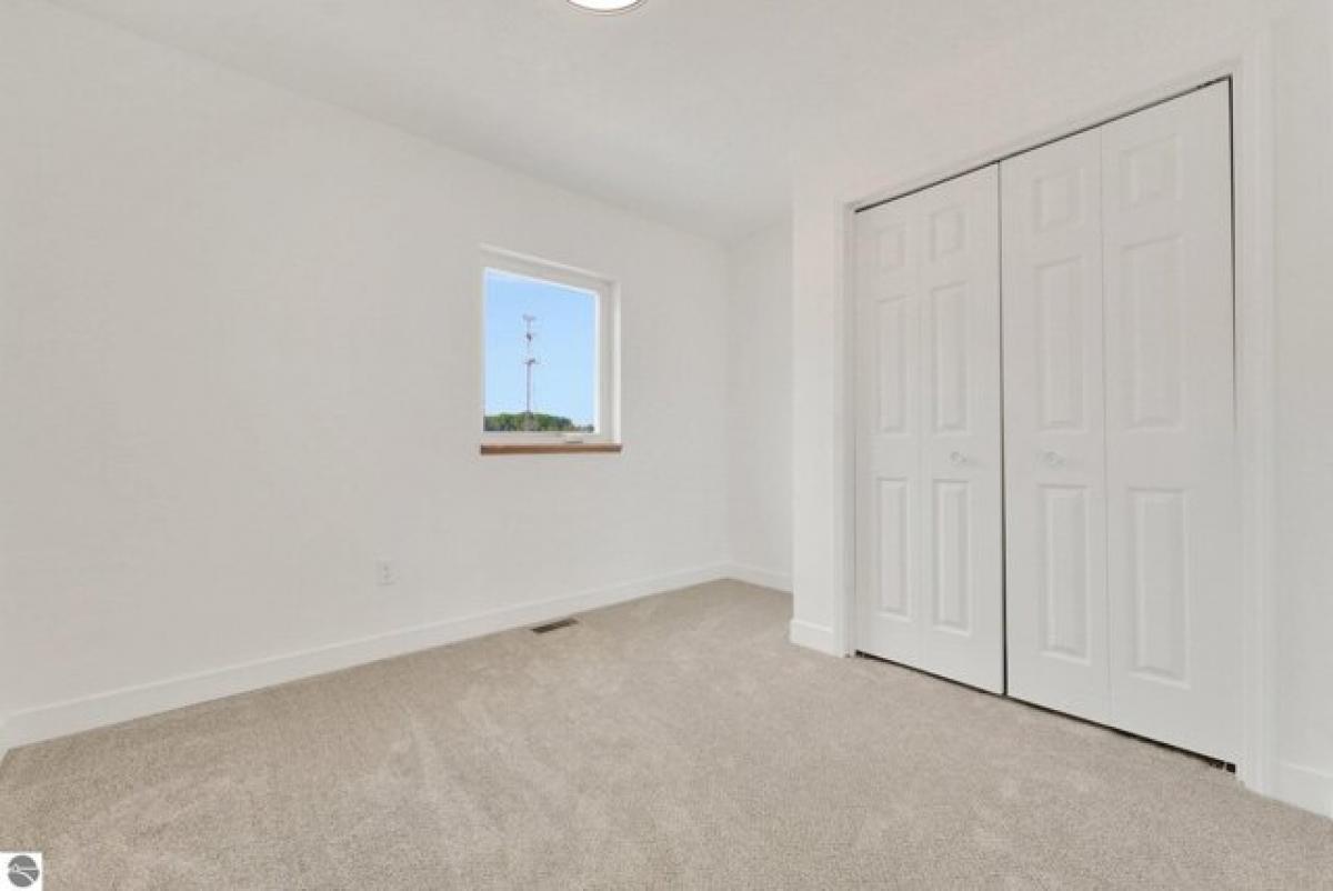 Picture of Home For Sale in Traverse City, Michigan, United States