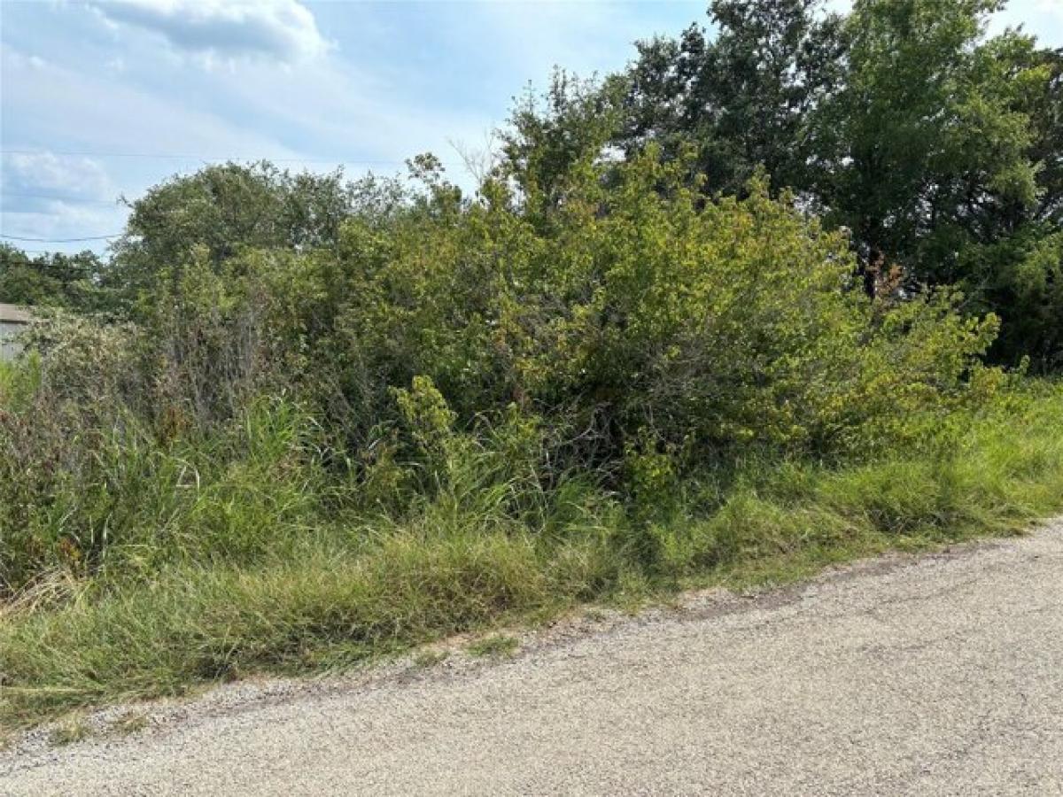 Picture of Residential Land For Sale in Granbury, Texas, United States