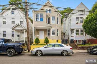 Home For Rent in Newark, New Jersey