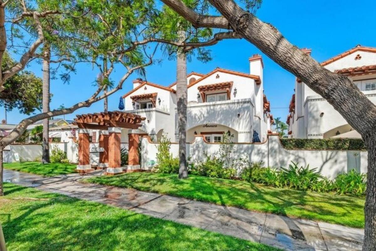 Picture of Home For Sale in Coronado, California, United States