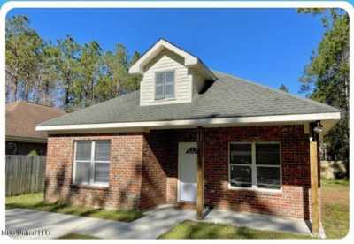 Home For Sale in Bay Saint Louis, Mississippi