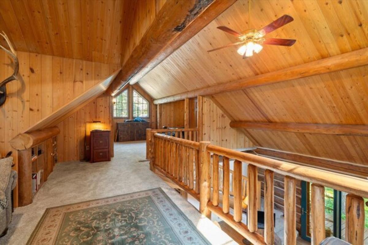 Picture of Home For Sale in Whitefish, Montana, United States