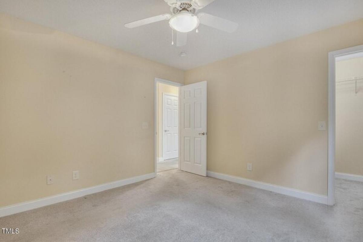 Picture of Home For Sale in Sanford, North Carolina, United States