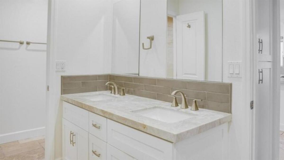 Picture of Home For Sale in Oceanside, California, United States