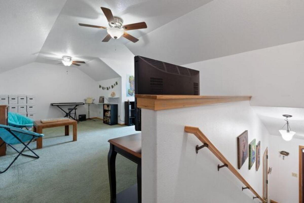 Picture of Home For Sale in Redmond, Oregon, United States