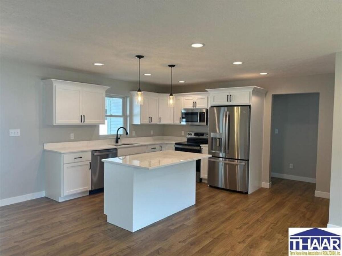 Picture of Home For Sale in Terre Haute, Indiana, United States