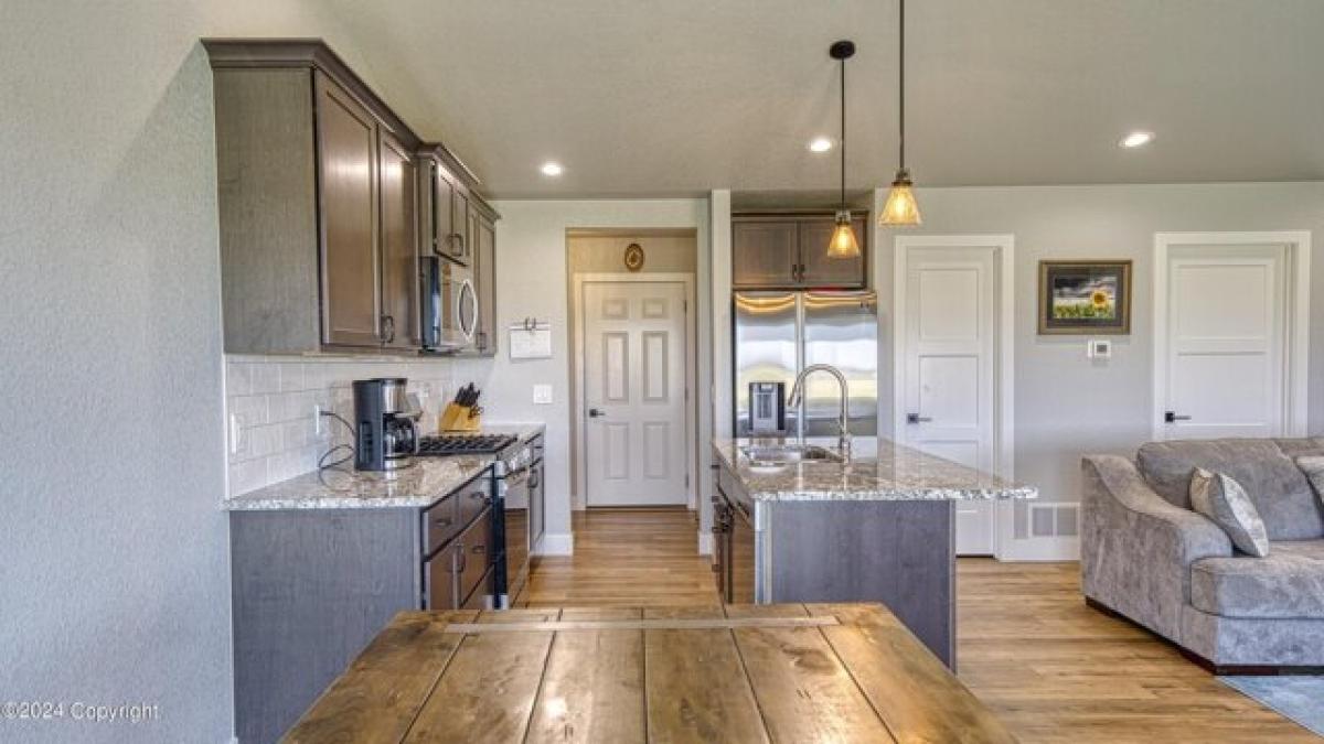 Picture of Home For Sale in Gillette, Wyoming, United States