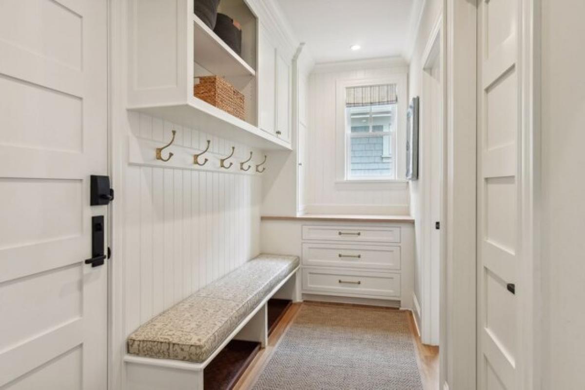 Picture of Home For Sale in Edina, Minnesota, United States