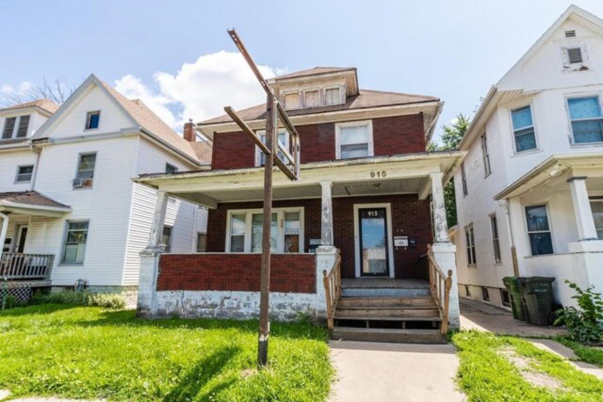Picture of Home For Sale in Waterloo, Iowa, United States