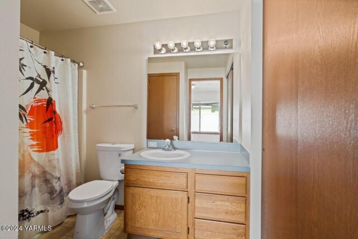 Picture of Home For Sale in Yakima, Washington, United States