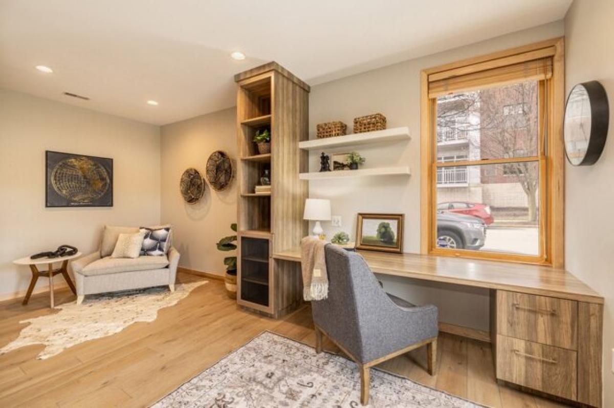 Picture of Home For Sale in Milwaukee, Wisconsin, United States