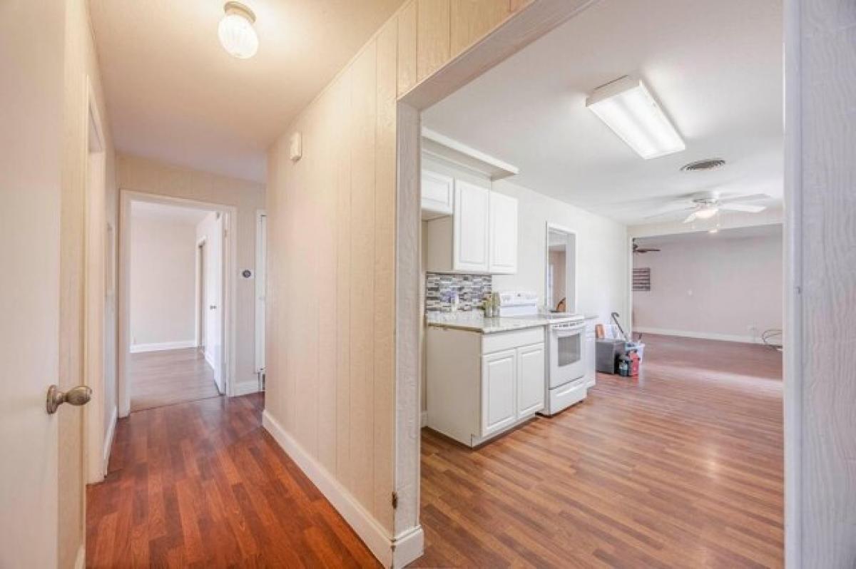 Picture of Home For Sale in Burleson, Texas, United States