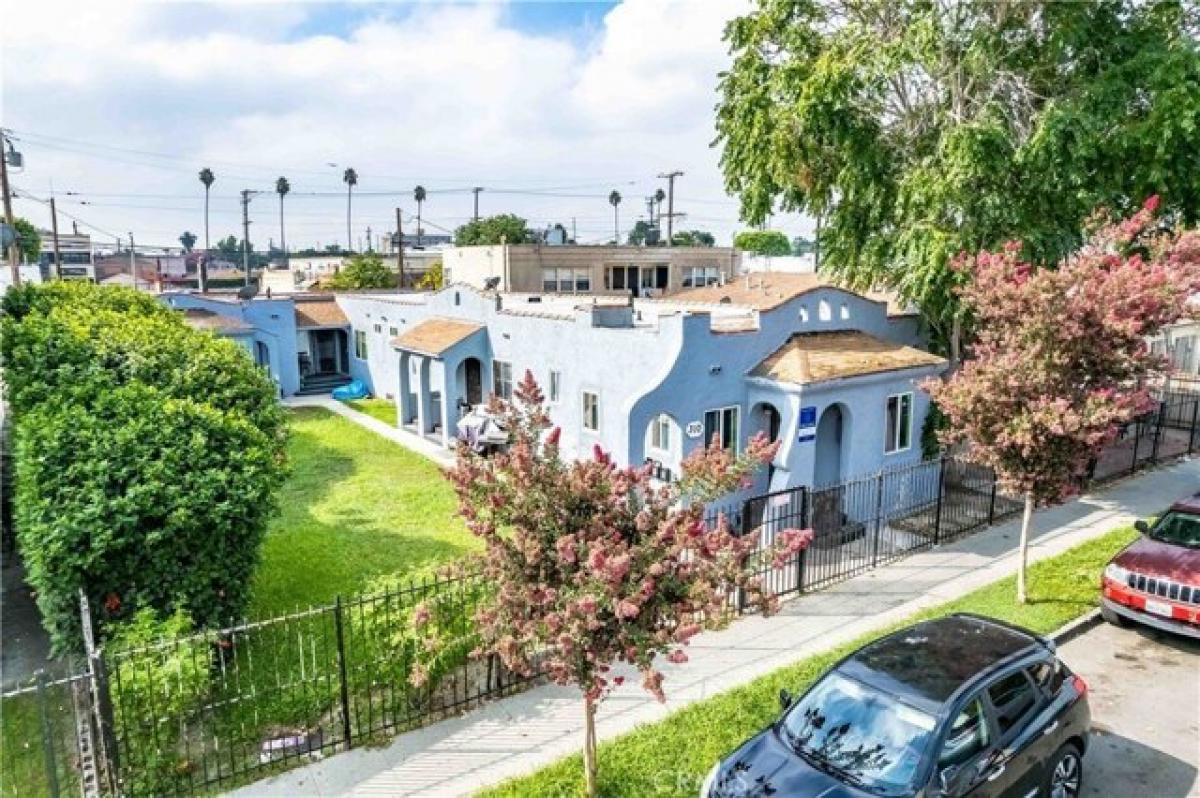 Picture of Home For Sale in Compton, California, United States