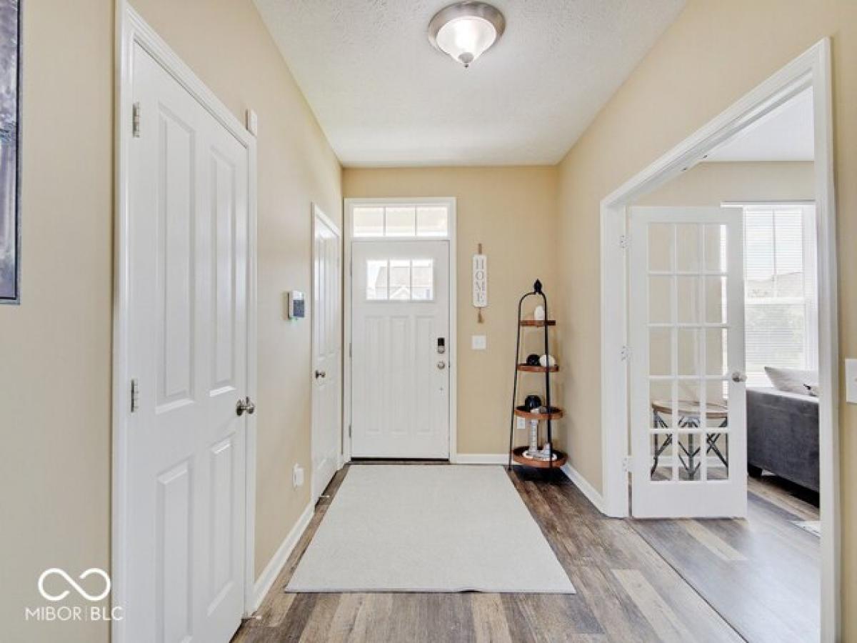 Picture of Home For Sale in Greenwood, Indiana, United States