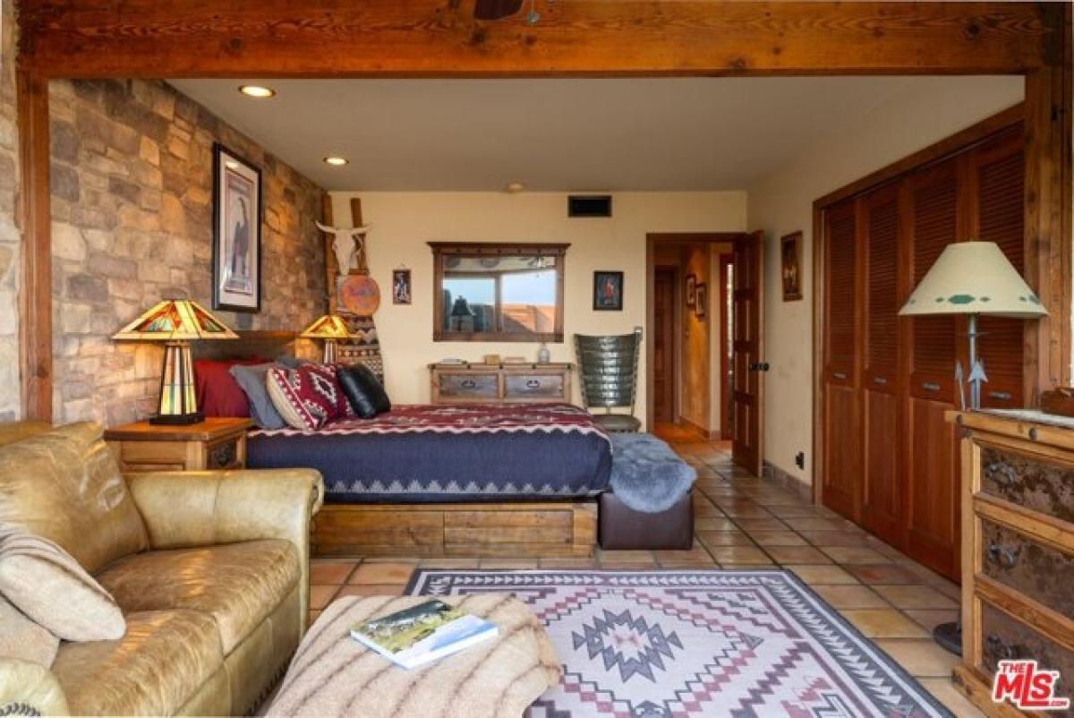 Picture of Home For Sale in Malibu, California, United States