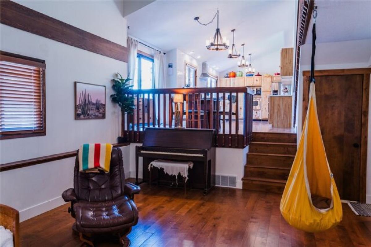 Picture of Home For Sale in Kalispell, Montana, United States