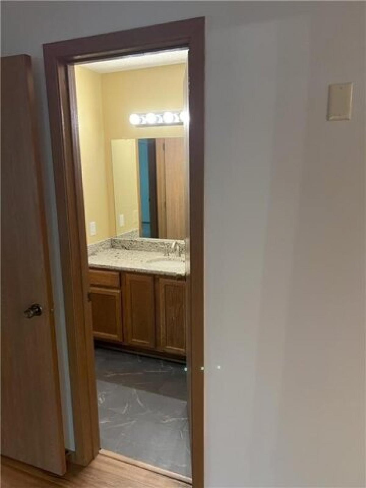 Picture of Home For Sale in Plymouth, Minnesota, United States