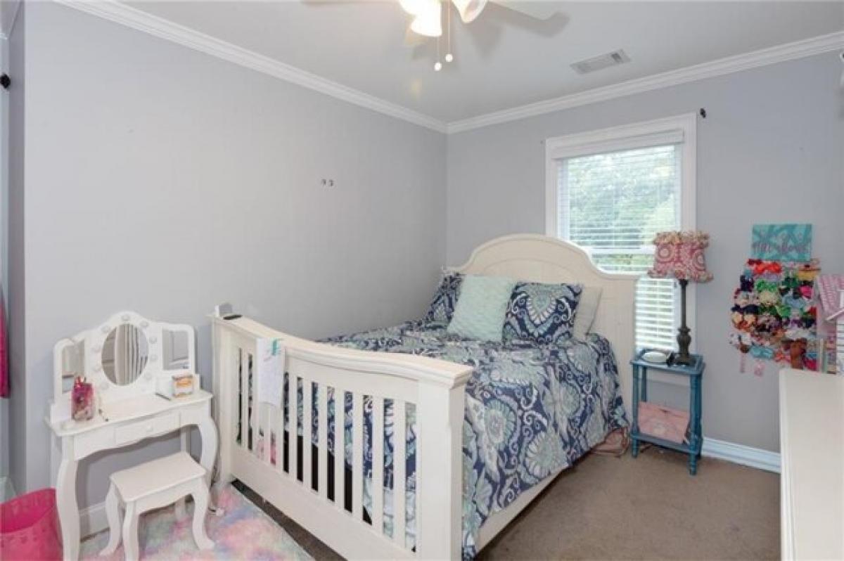 Picture of Home For Sale in Smiths Station, Alabama, United States