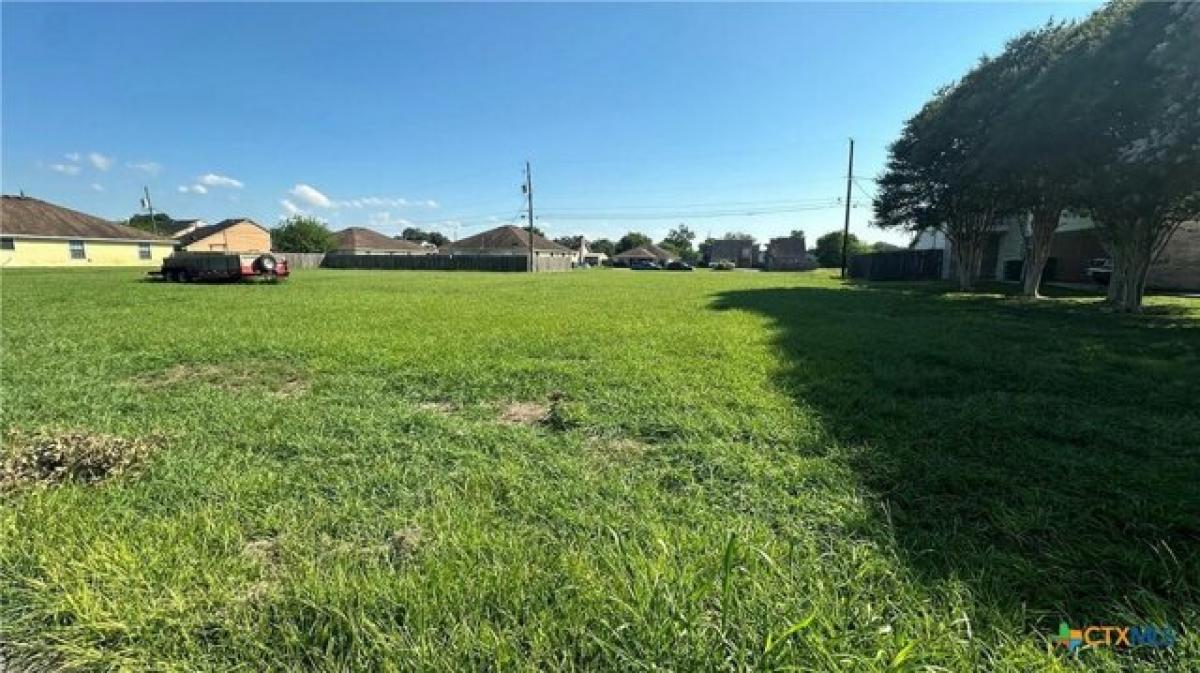 Picture of Residential Land For Sale in Victoria, Texas, United States