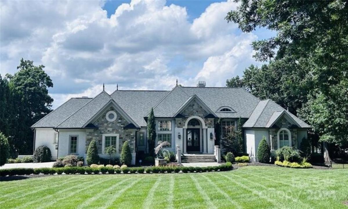 Picture of Home For Sale in Mooresville, North Carolina, United States