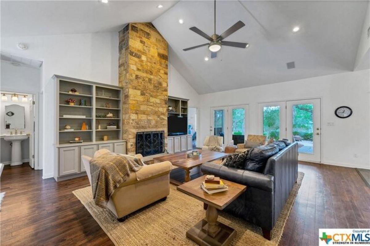 Picture of Residential Land For Sale in New Braunfels, Texas, United States