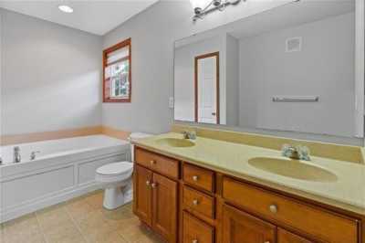 Home For Sale in Eden Prairie, Minnesota